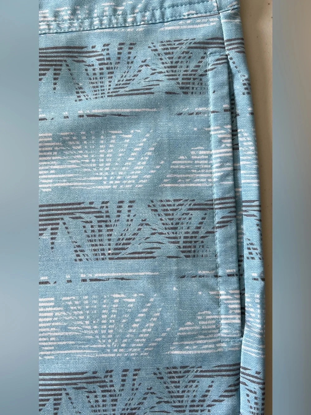 TravisMathew Rip Me Off Boardshorts Swim Trunks Blue Tropical Print Size 34